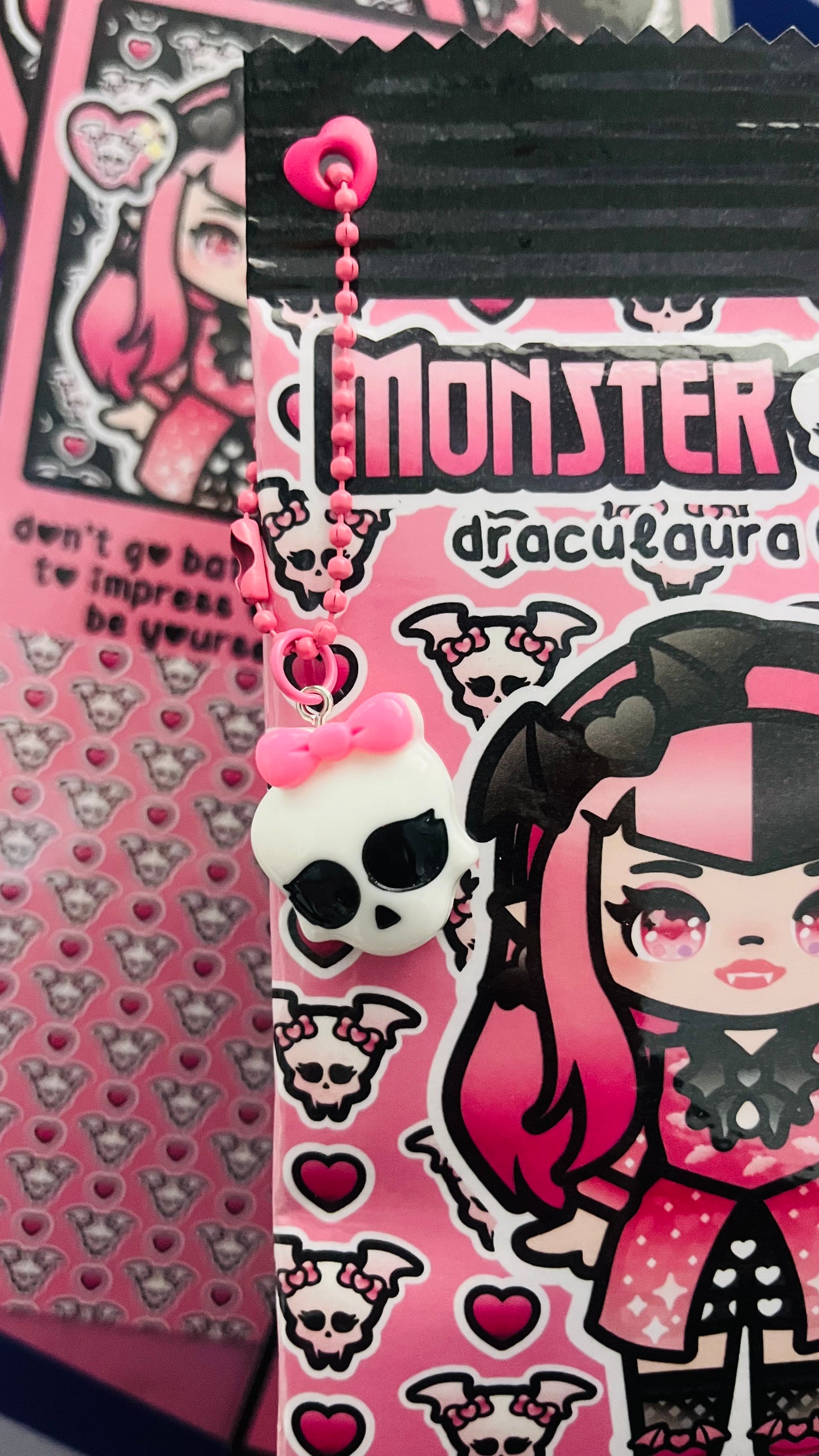 Sobre de productos de Draculaura